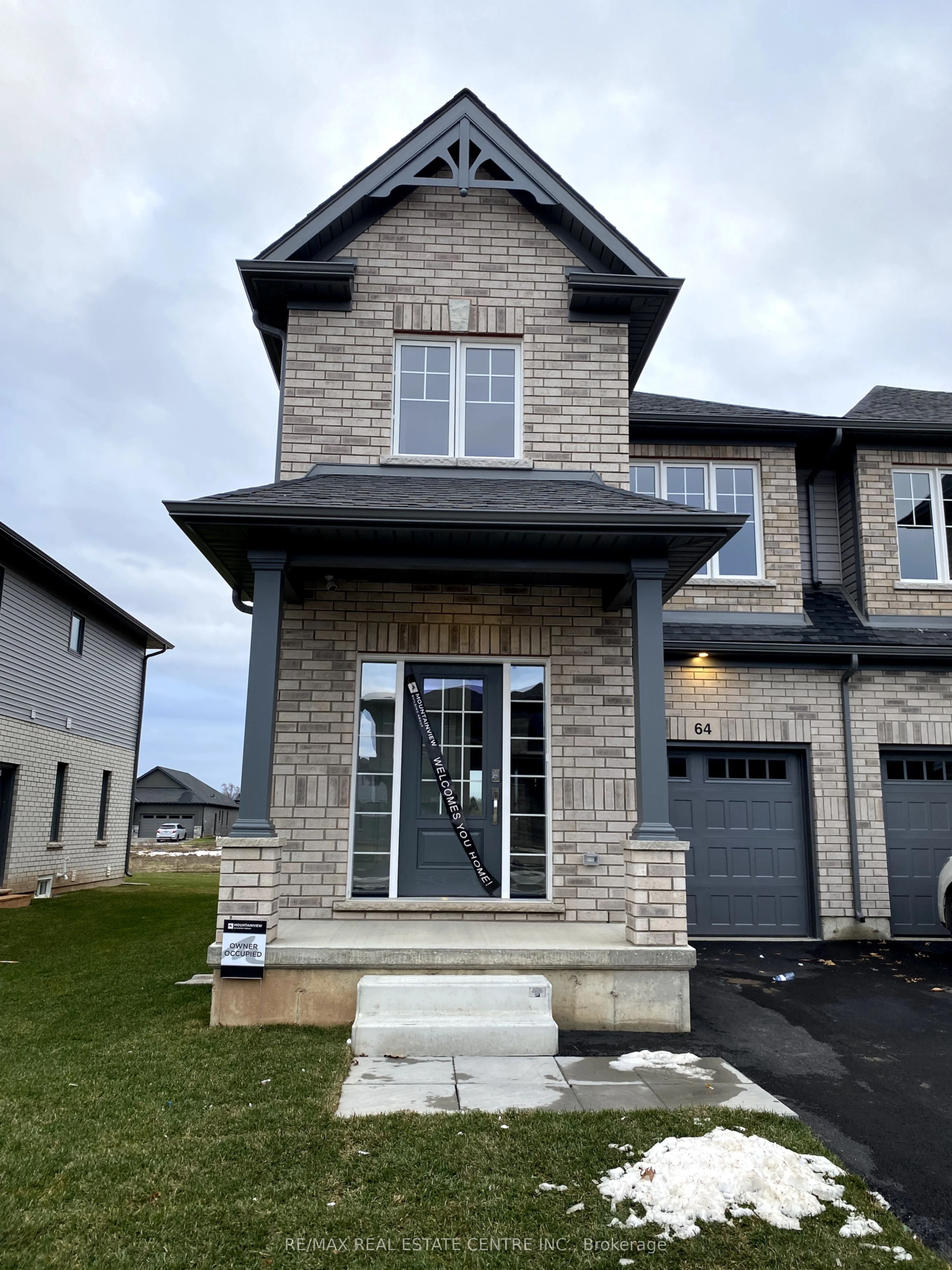 Semi-Detached in Pelham