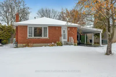 Detached in Overbrook - Castleheights and Area