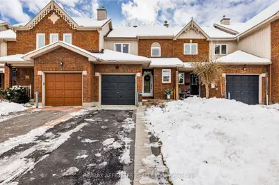 Att/Row/Townhouse in Kanata