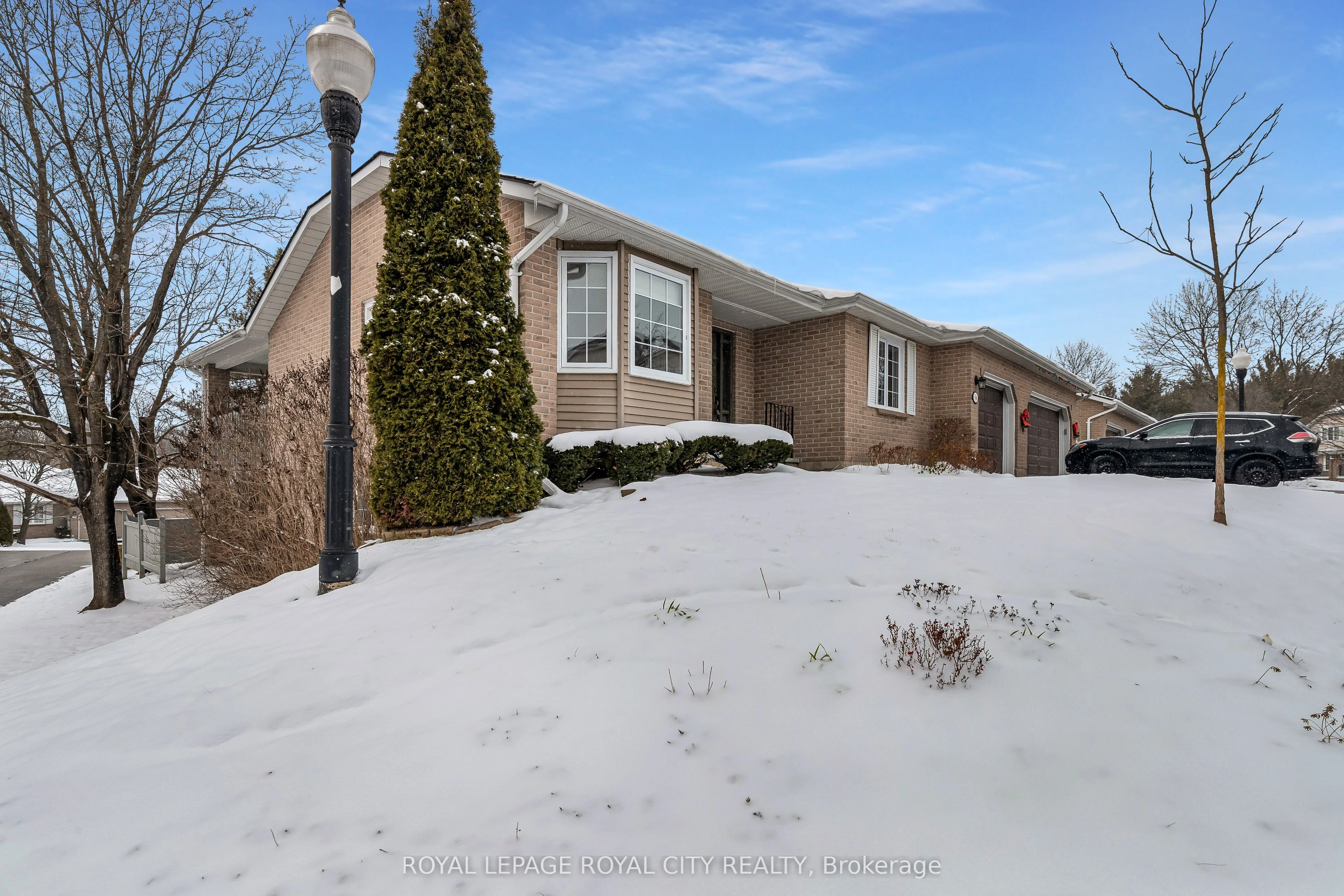 Condo Townhouse in Guelph