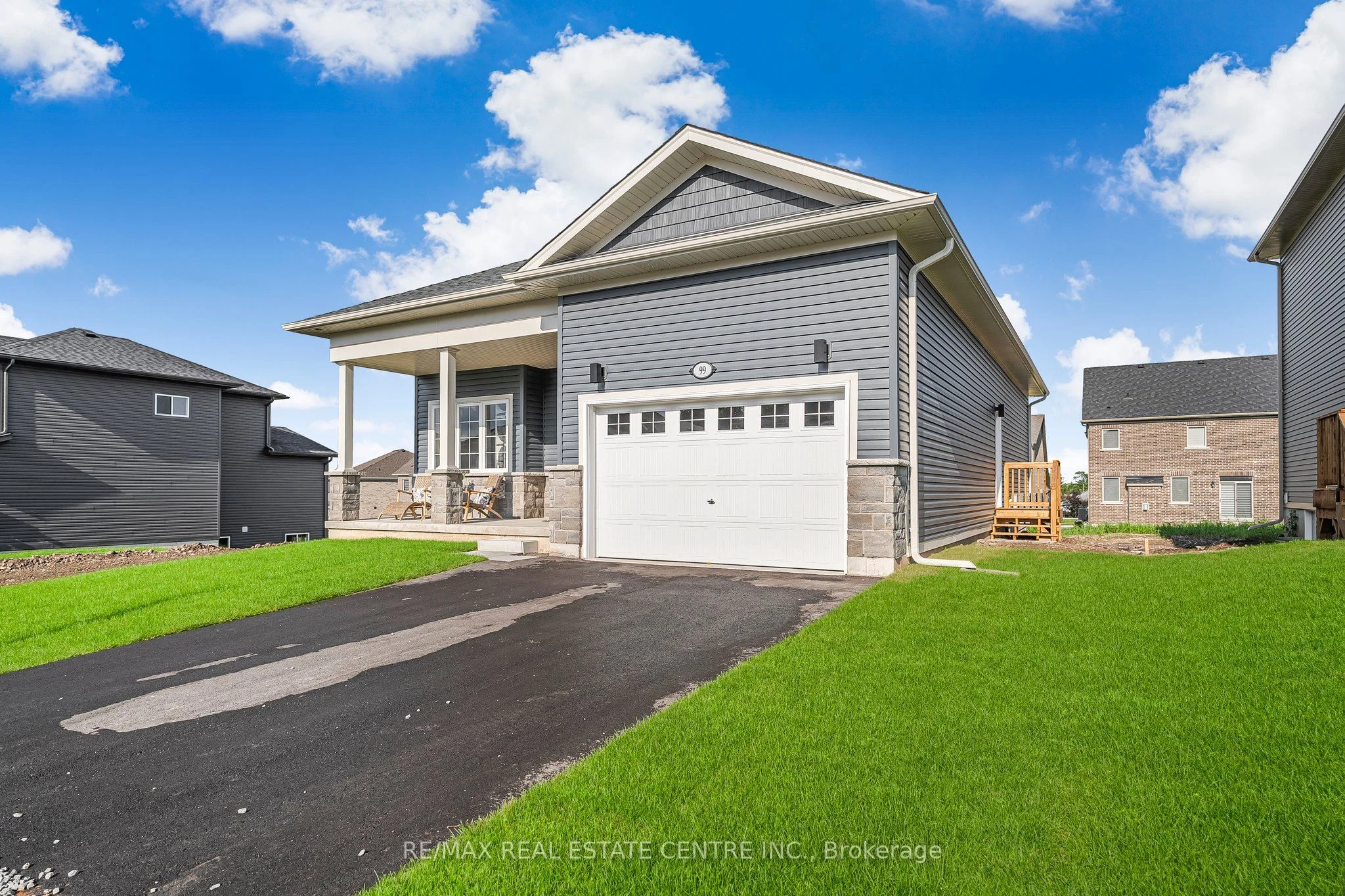 Detached in Port Colborne