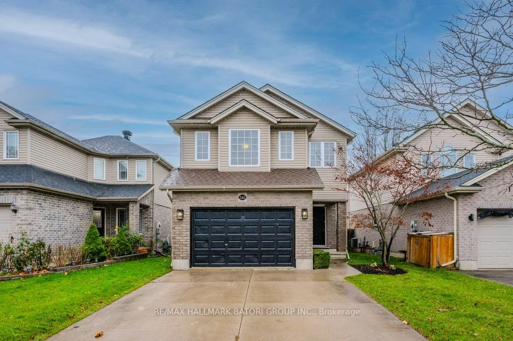 Detached in Woodstock