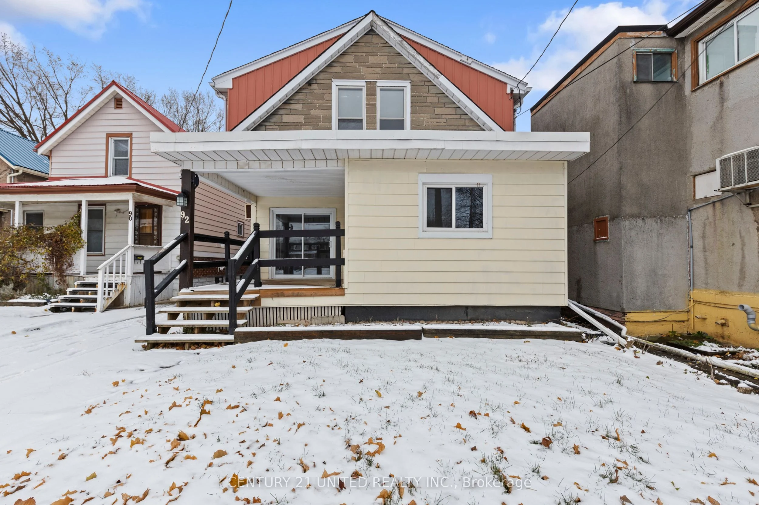 92 Empire Street, Welland, On L3b 2l4