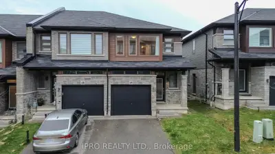 Att/Row/Townhouse in Hamilton
