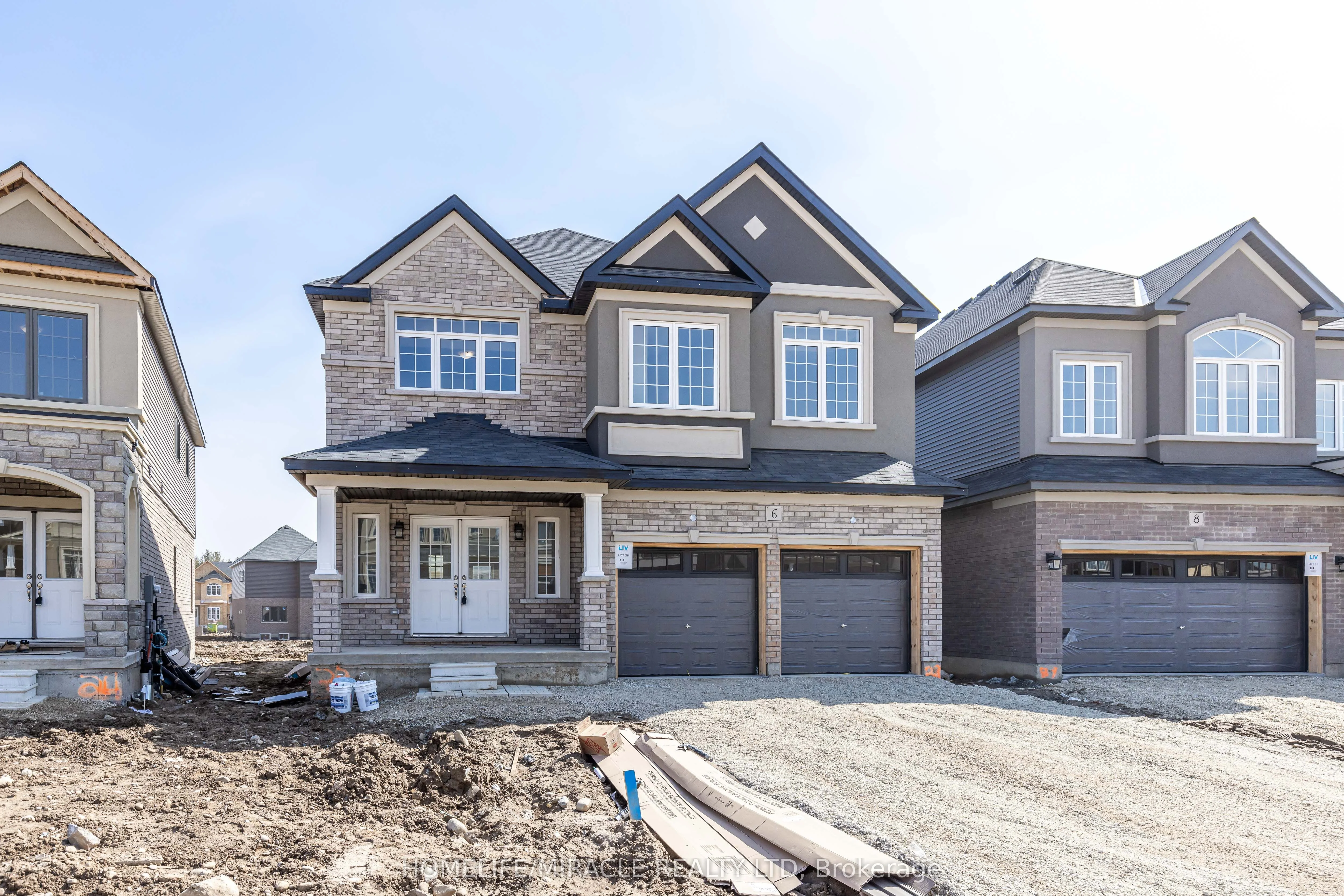 Detached in Brantford