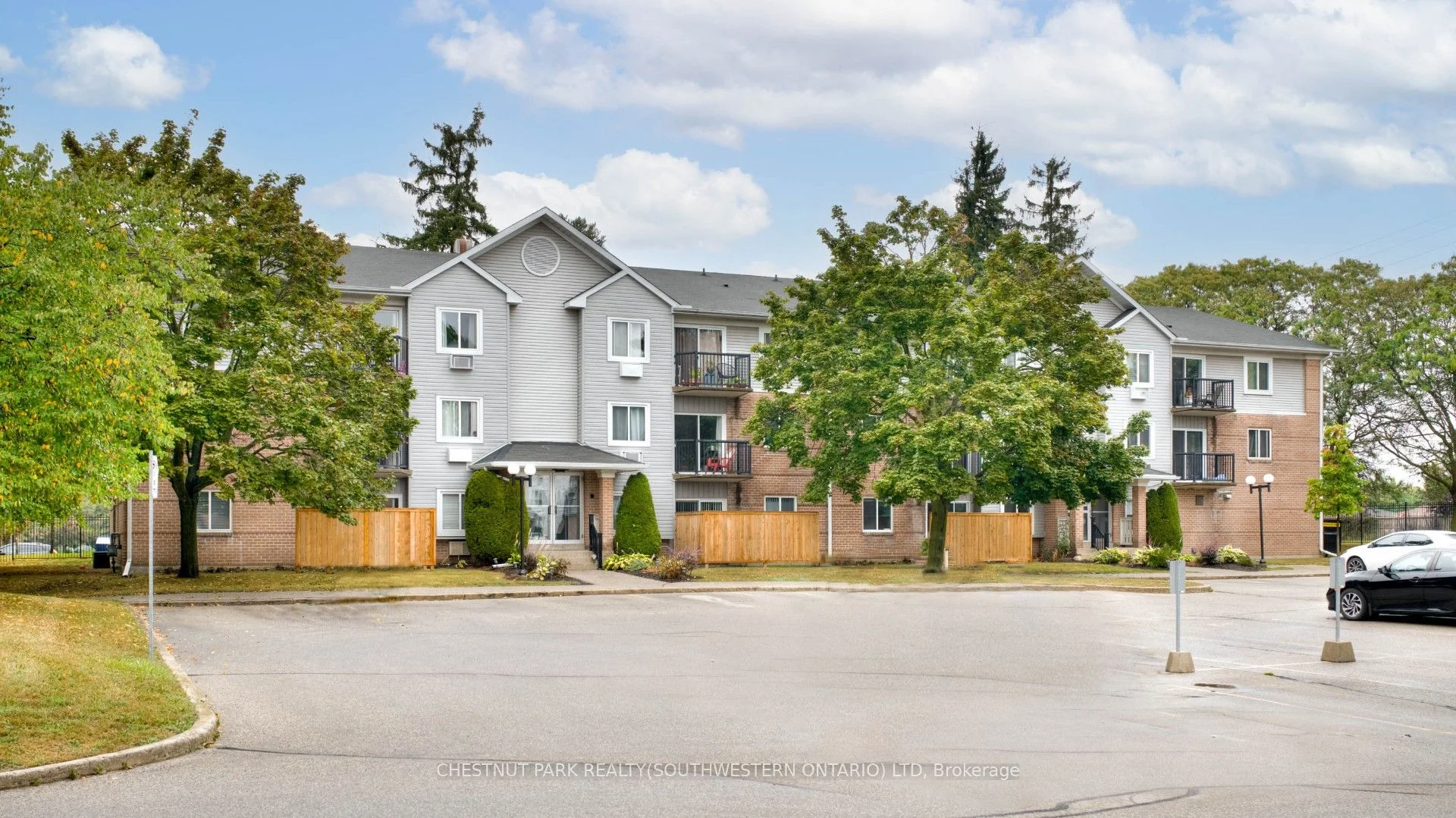 Condo Apartment in Waterloo