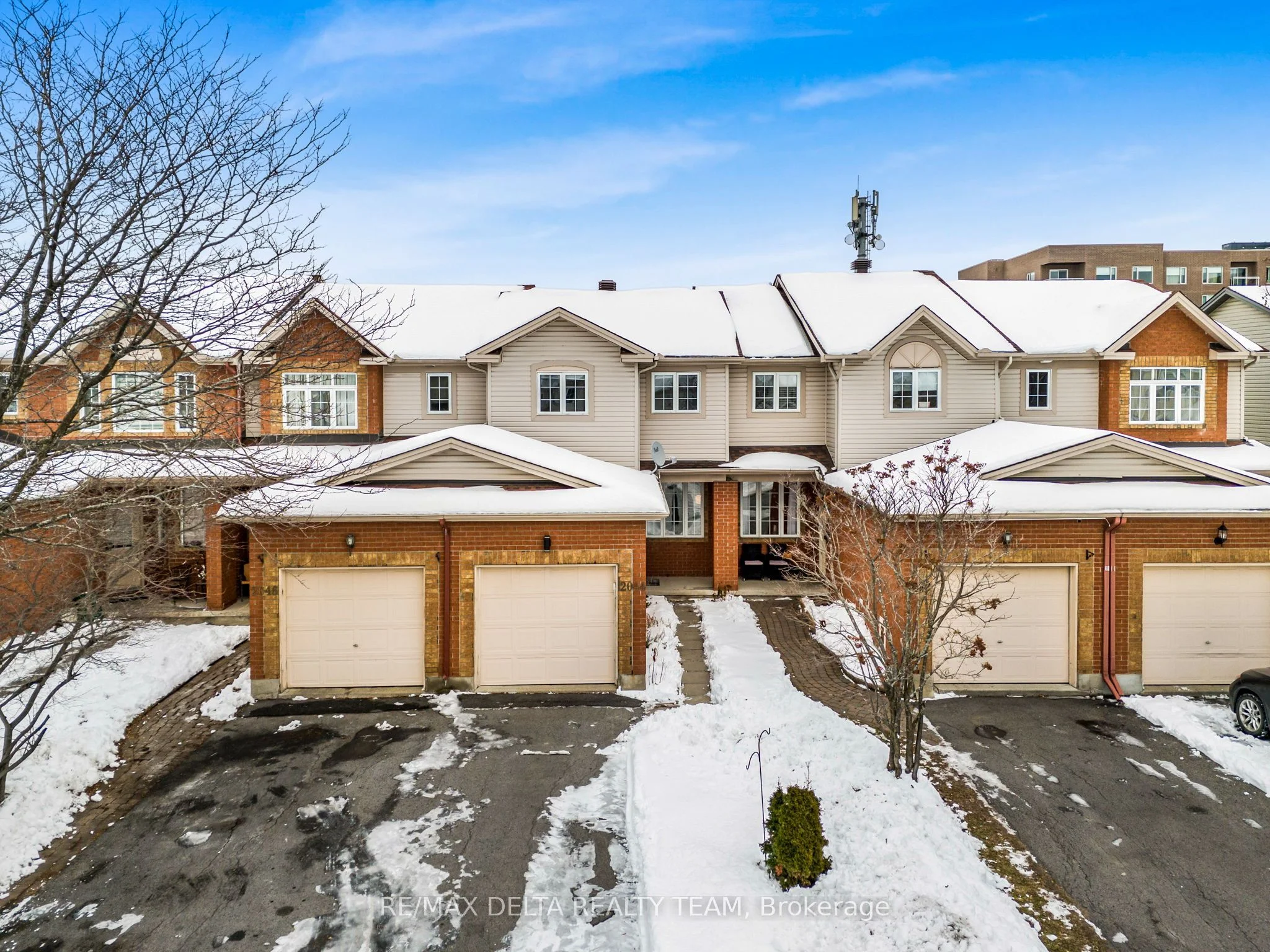 Att/Row/Townhouse in Orleans - Cumberland and Area