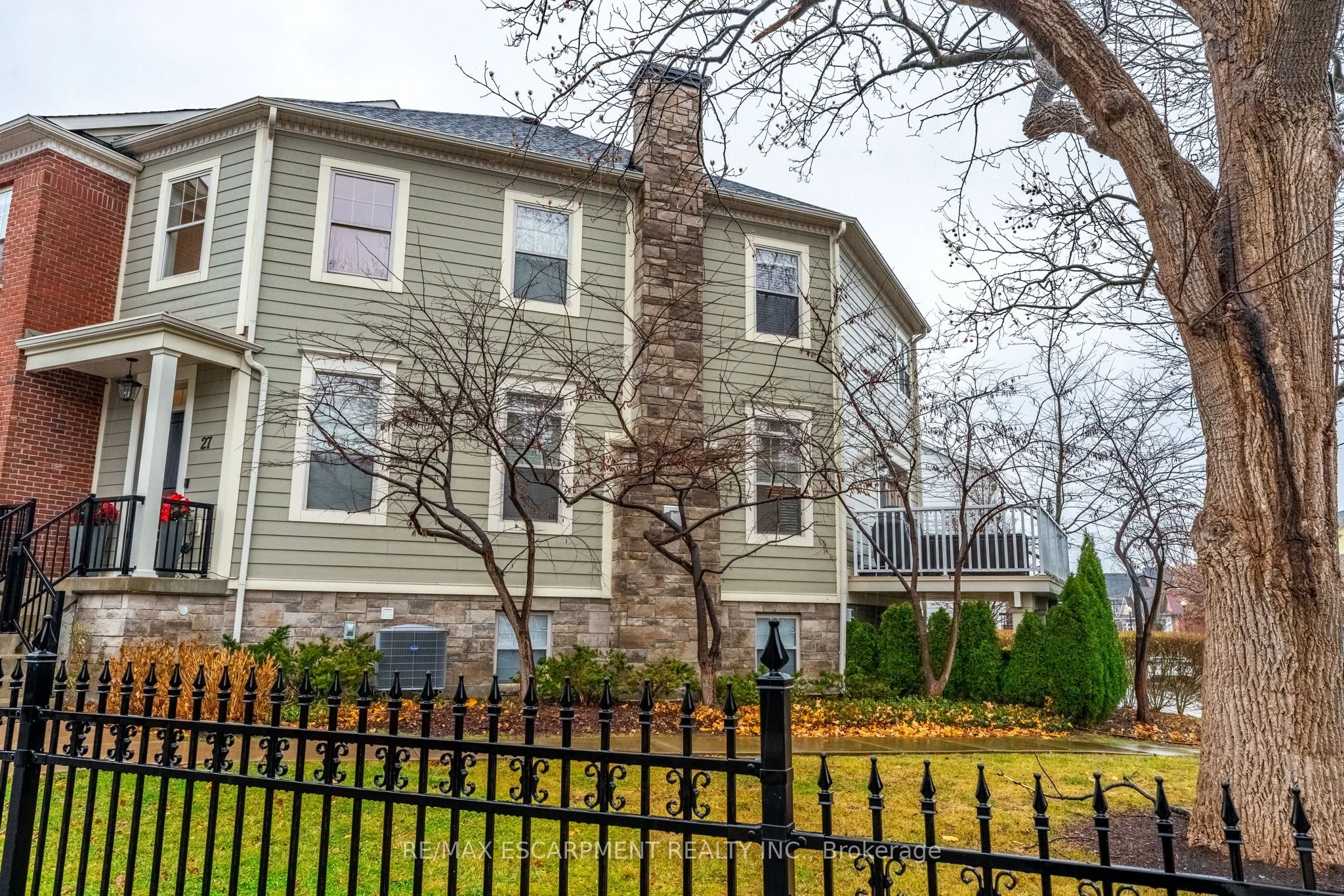 Condo Townhouse in St. Catharines