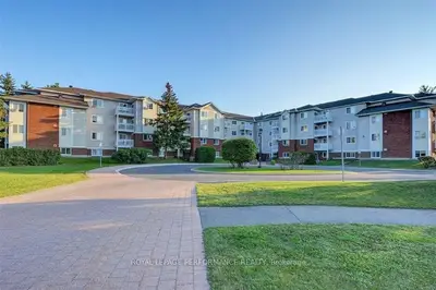 Condo Apartment in Hunt Club - South Keys and Area