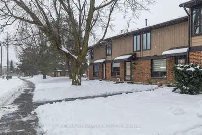 Condo Townhouse in Hunt Club - Windsor Park Village and Area