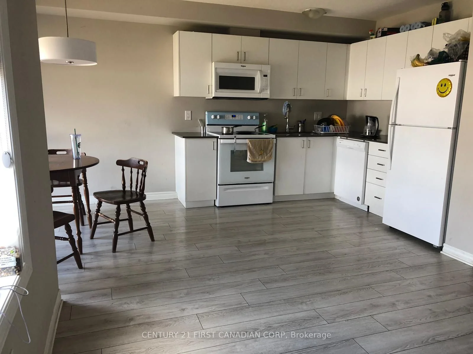 Att/Row/Townhouse in London East