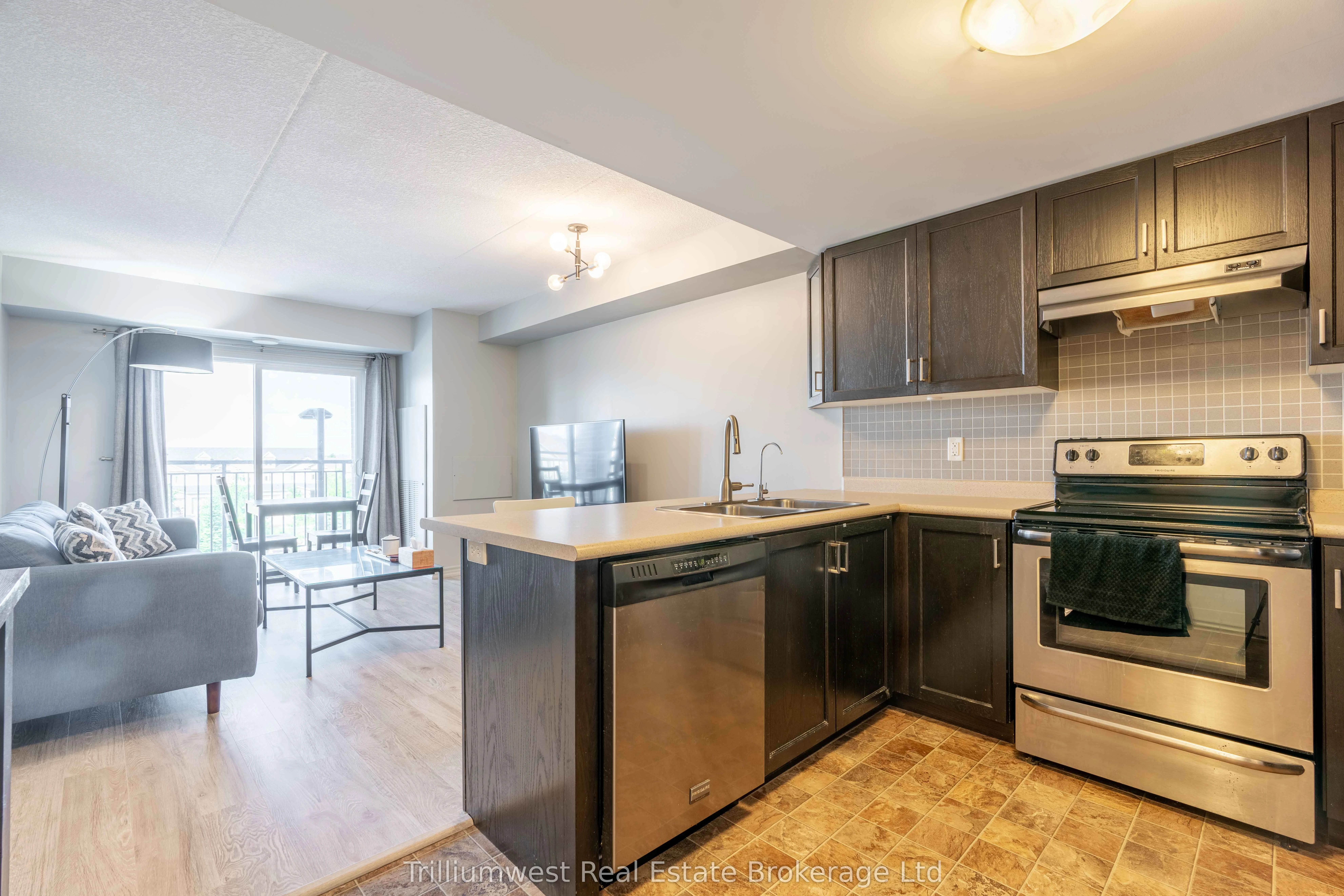 67 Kingsbury Square 311, Guelph, On N1l 0l3