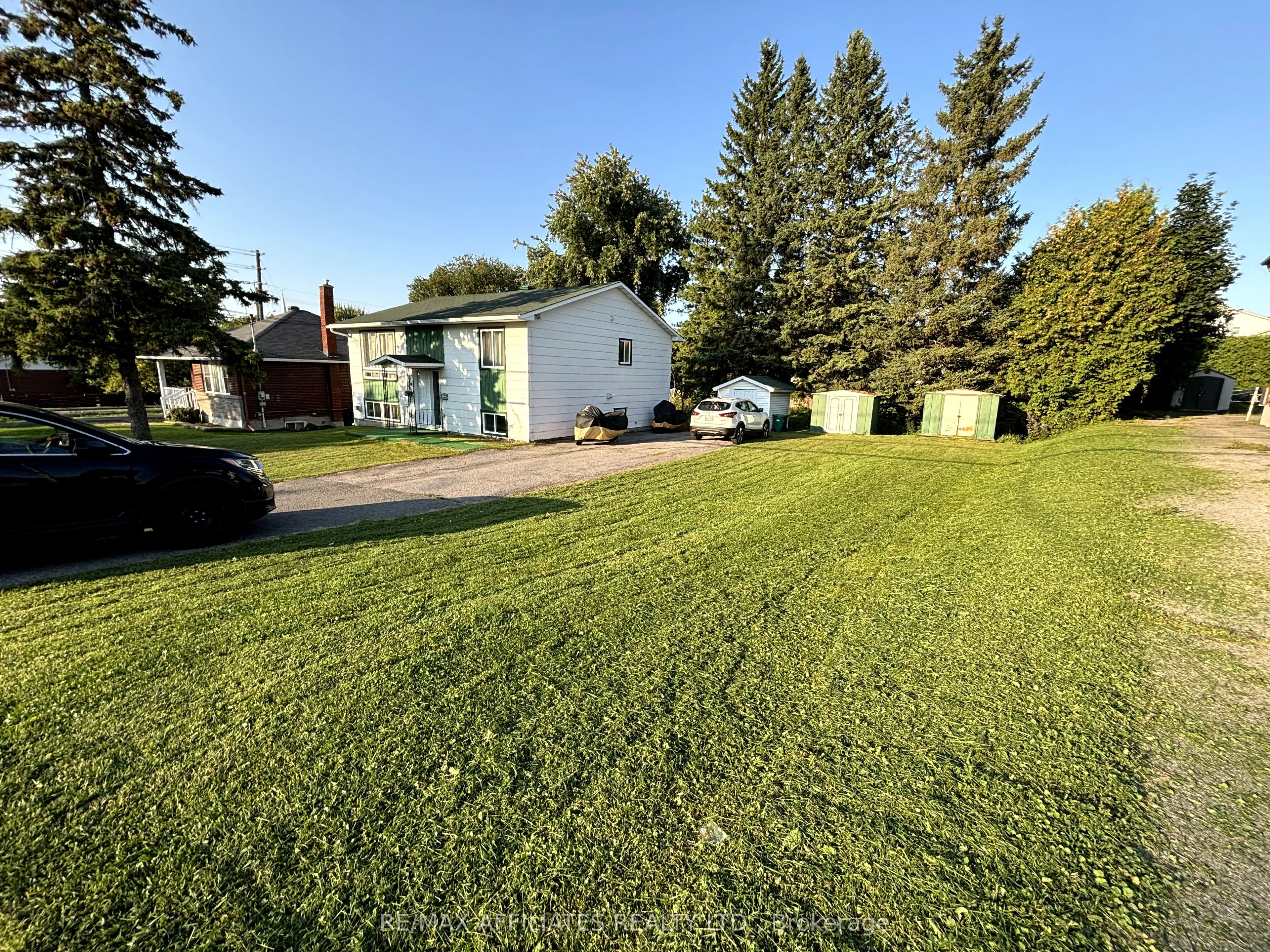 Duplex in Orleans - Convent Glen and Area