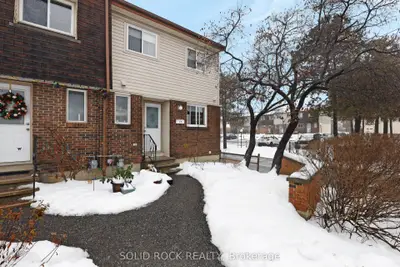 Condo Townhouse in Bells Corners and South to Fallowfield