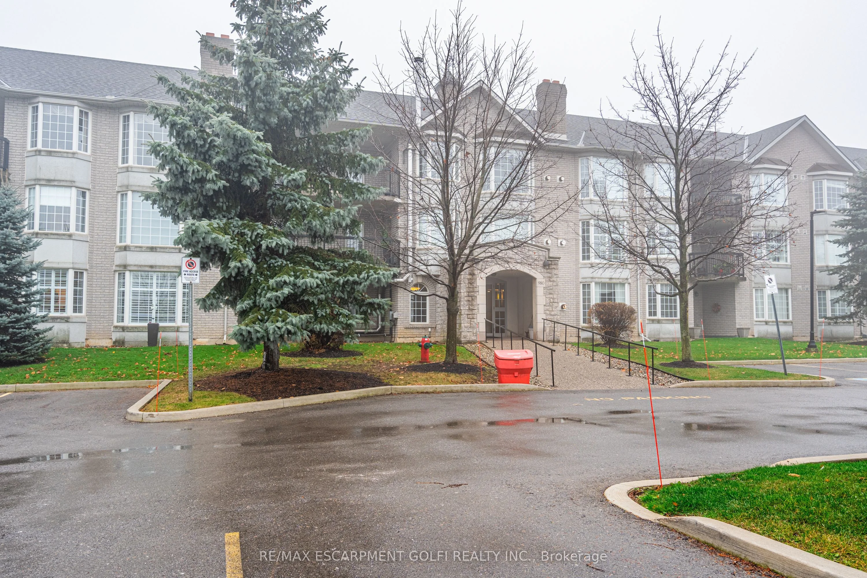 Condo Apartment in Hamilton