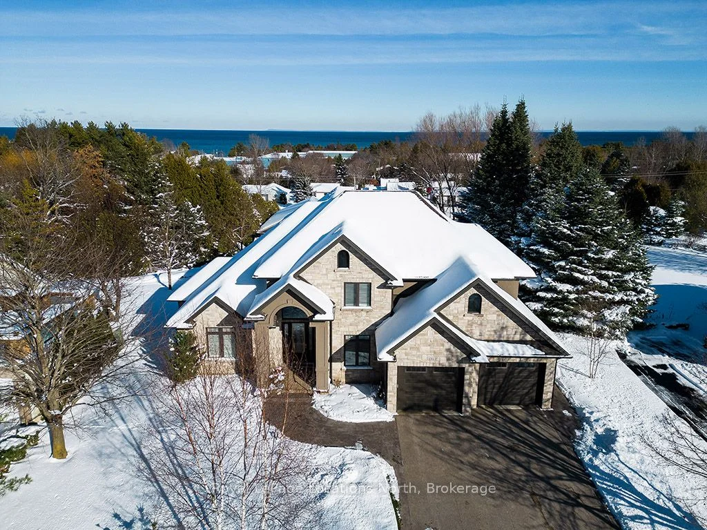 Detached in Blue Mountains