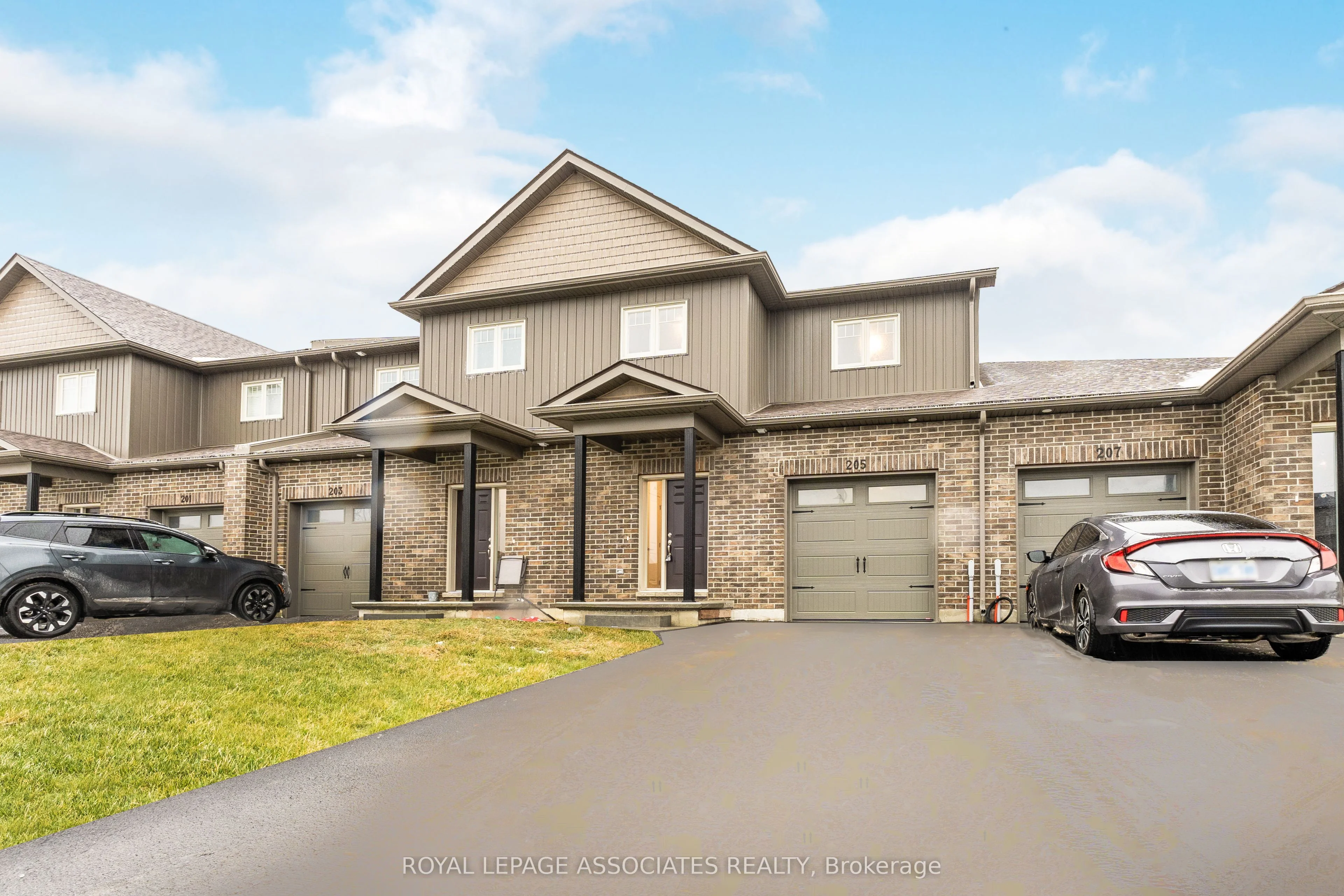Att/Row/Townhouse in Prince Edward County