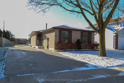 Detached in Cambridge