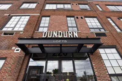 Condo Apartment in Hamilton