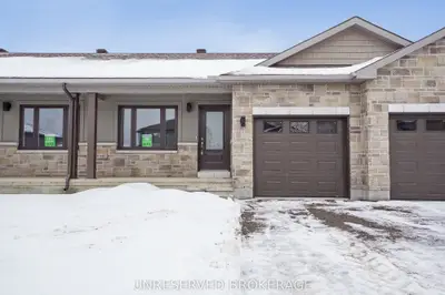 Att/Row/Townhouse in Arnprior