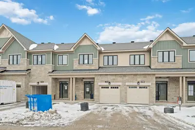 Att/Row/Townhouse in Kanata