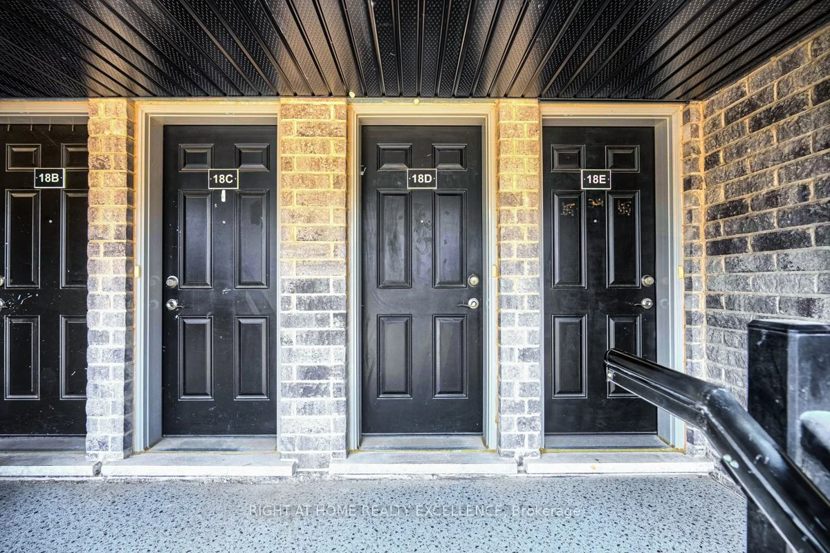 Condo Townhouse in Kitchener