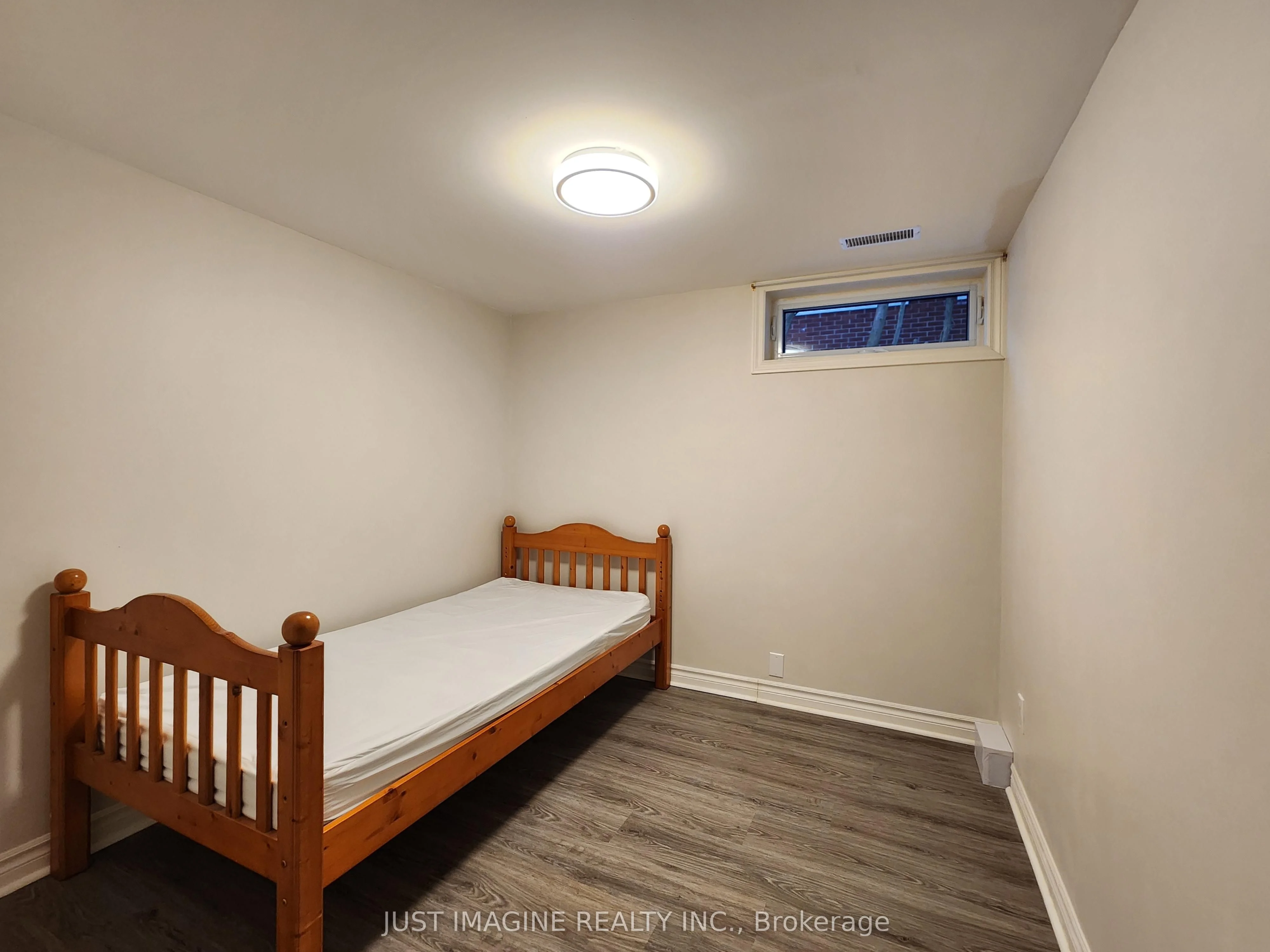 895 Chapman Boulevard B, Elmvale Acres and Area, ON K1G 1V1