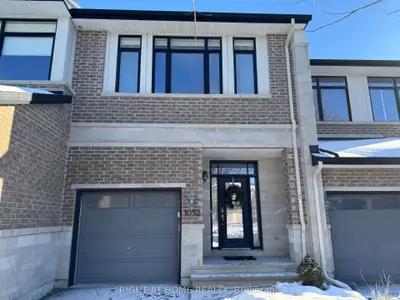 Att/Row/Townhouse in Kanata