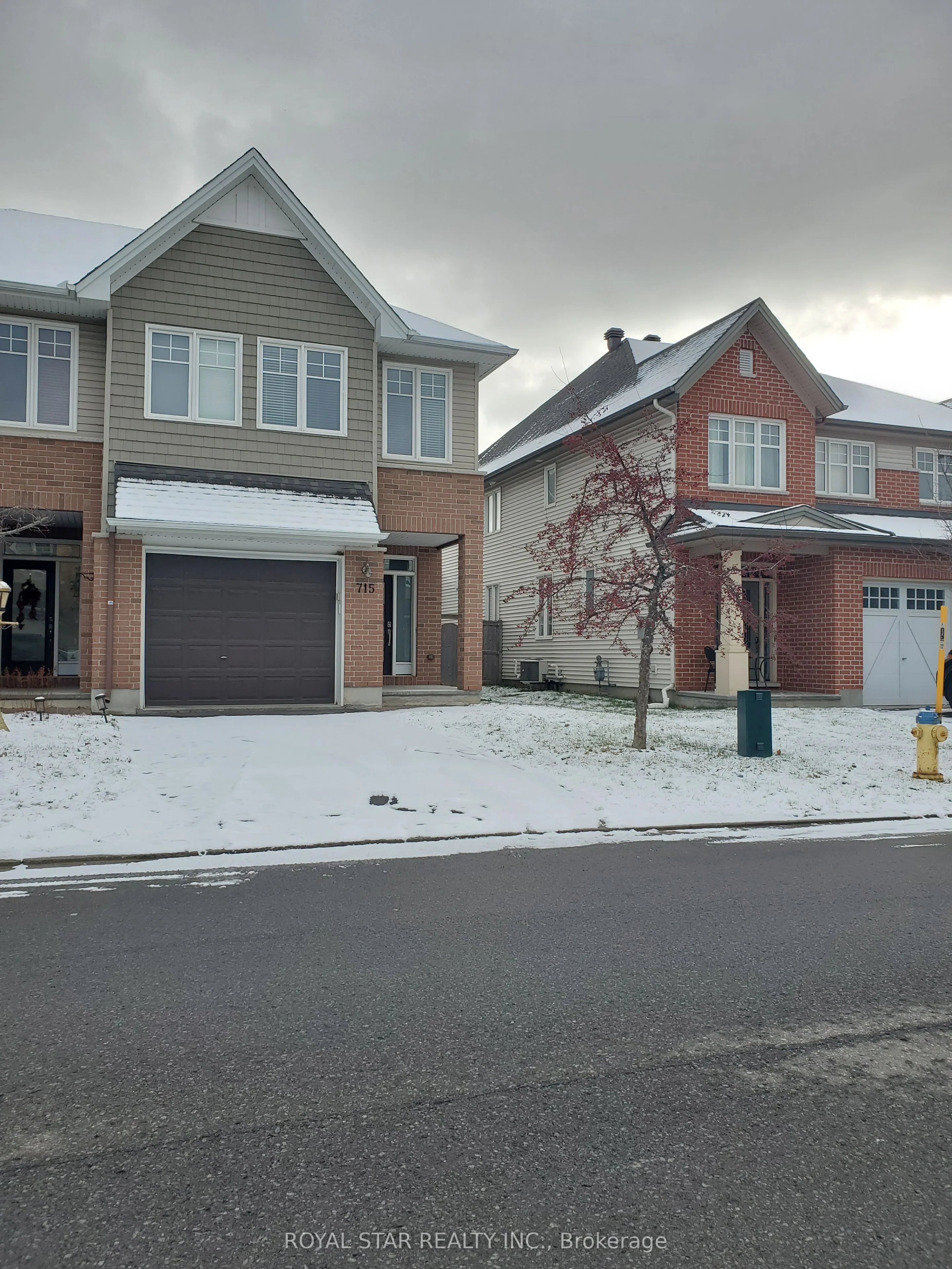 715 Hazelnut Crescent, Blossom Park - Airport And Area, On K1t 0k1
