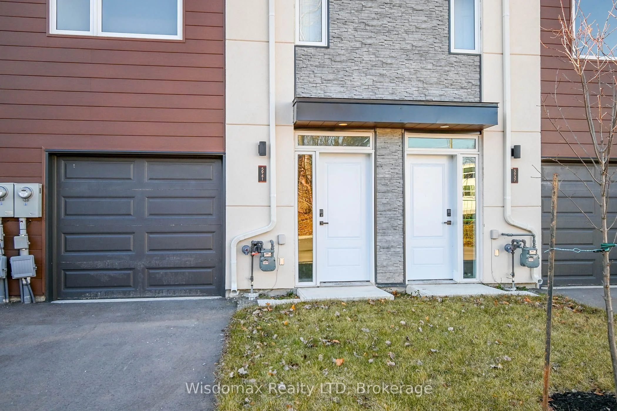 Att/Row/Townhouse in Niagara Falls