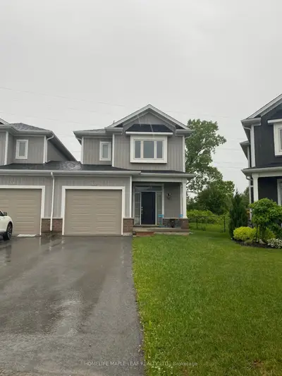 Att/Row/Townhouse in Welland