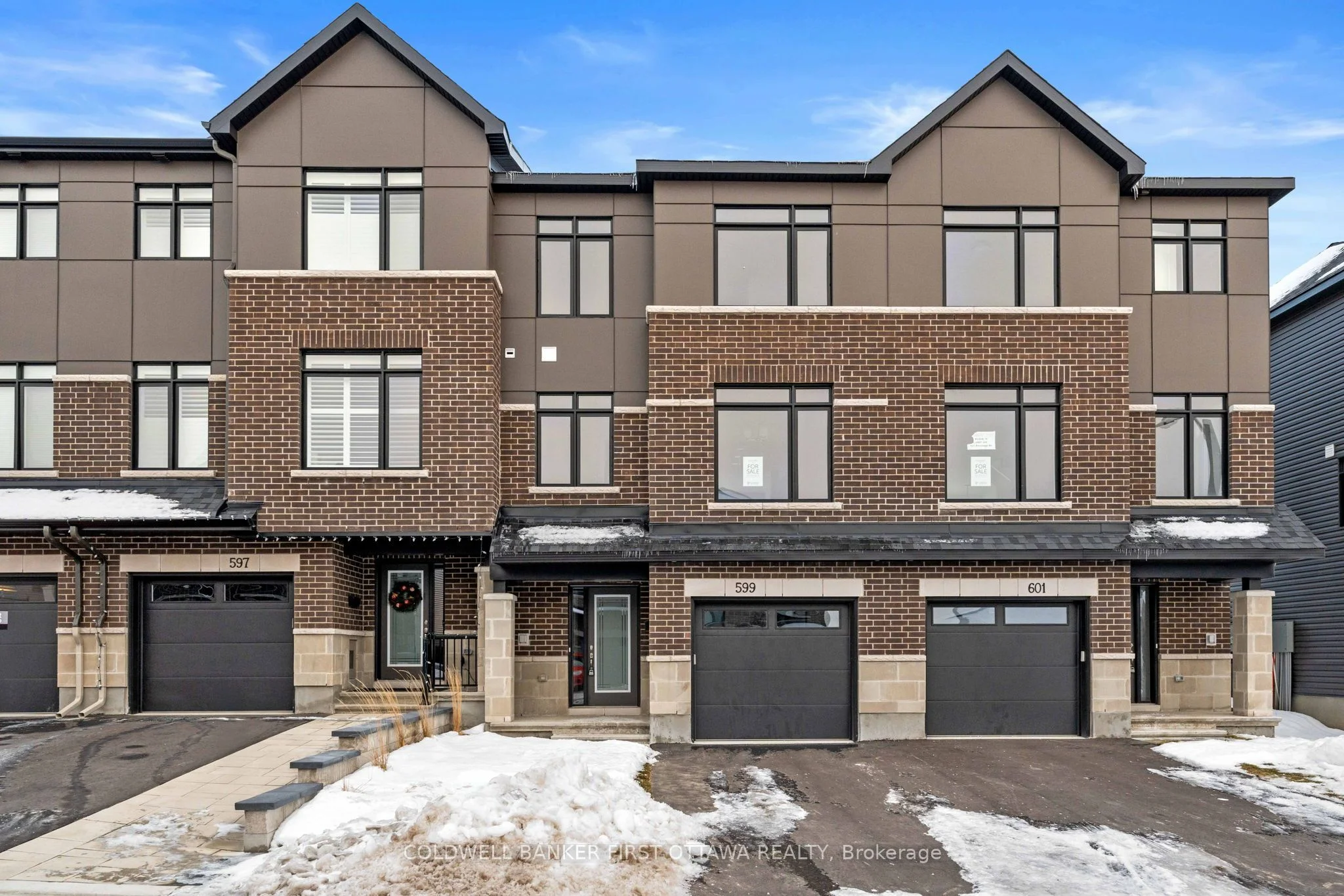 Att/Row/Townhouse in Orleans - Convent Glen and Area