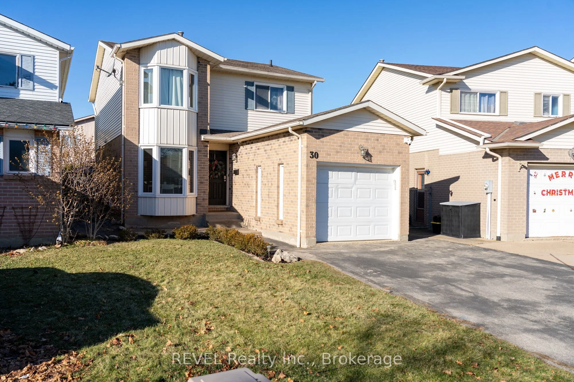 Detached in Thorold
