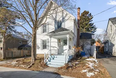 Detached in Brockville