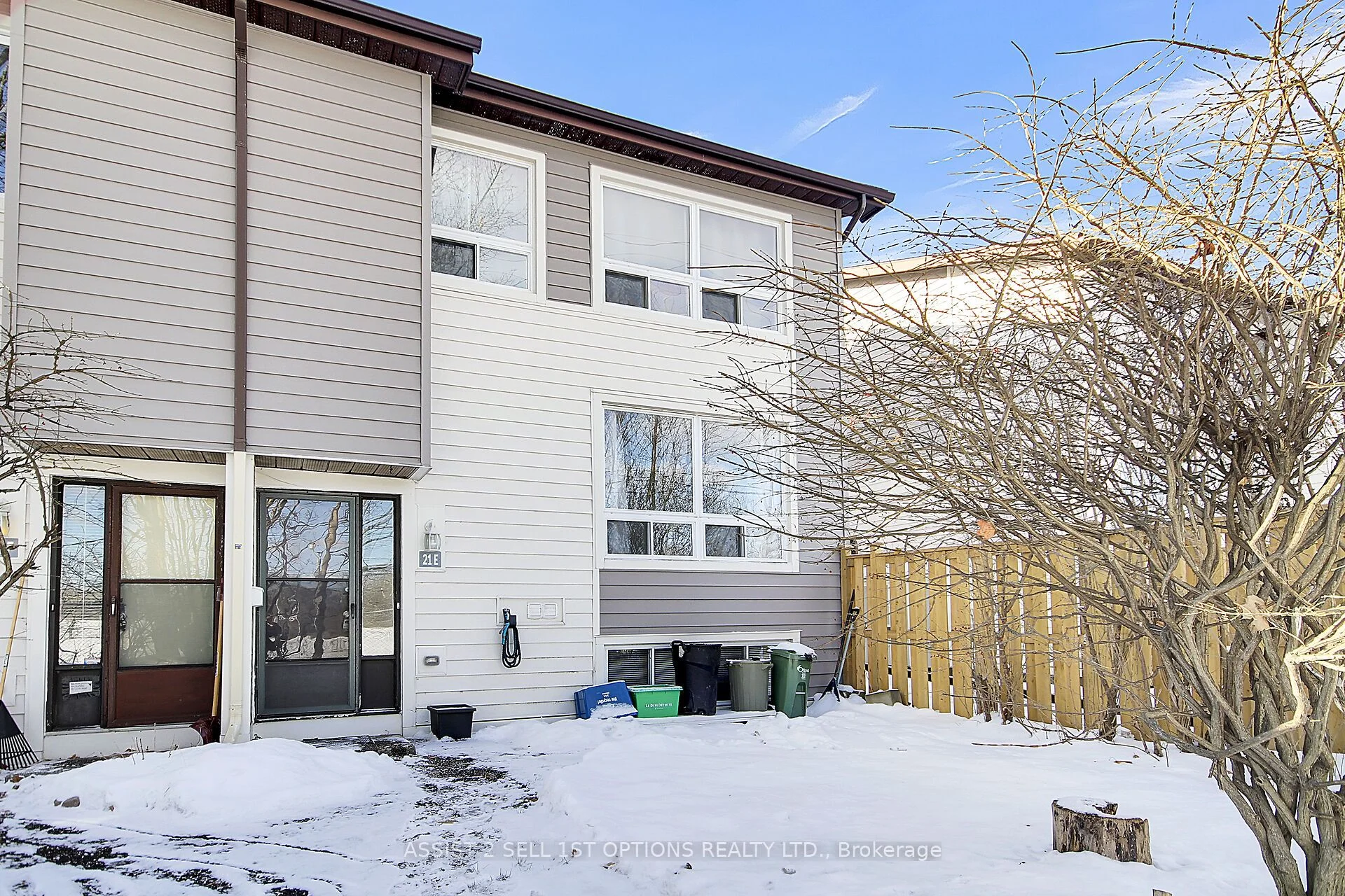 Condo Townhouse in South of Baseline to Knoxdale