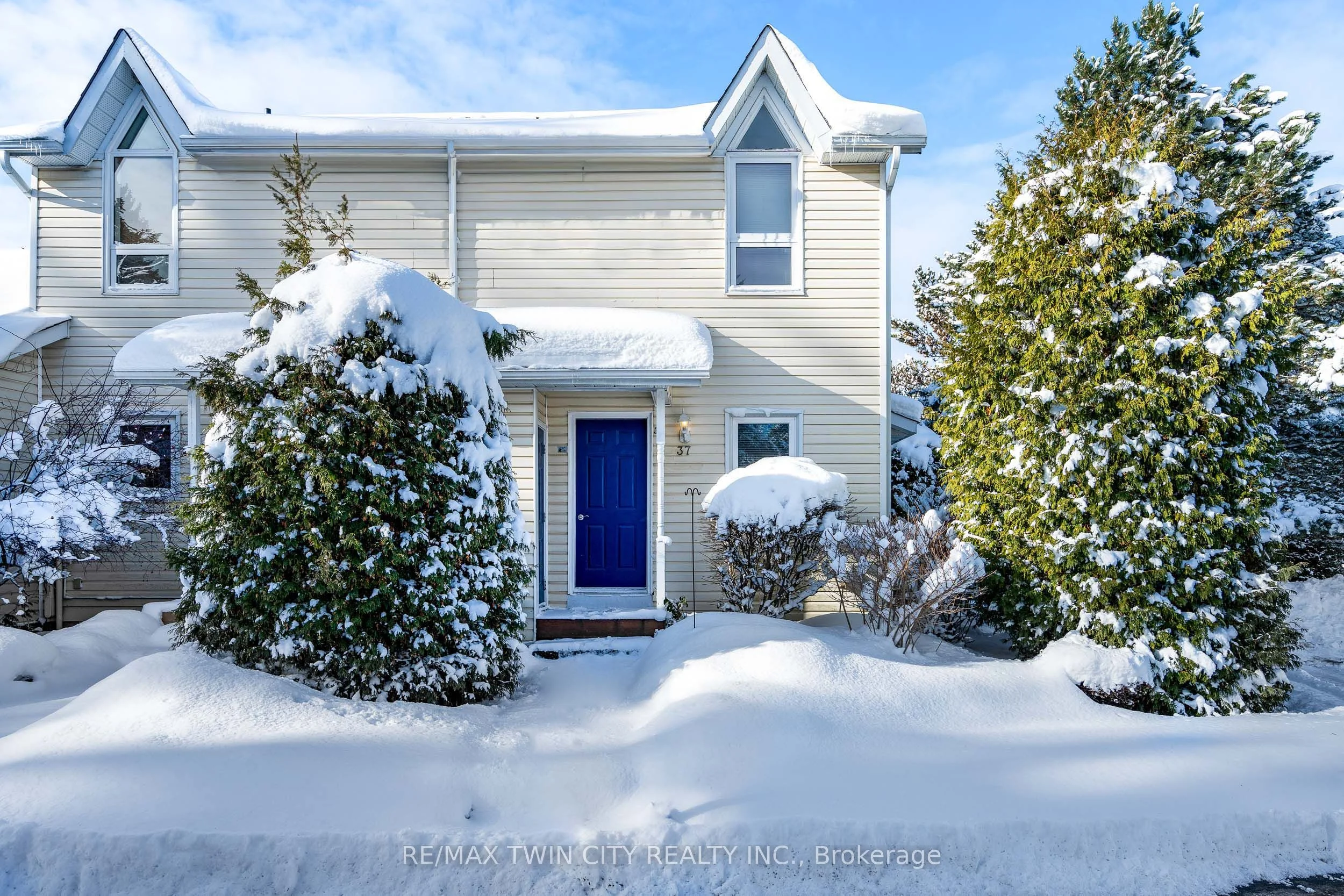 55 Louisa Street 37, Blue Mountains, On N0h 2p0