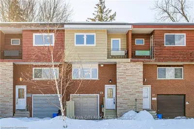 Att/Row/Townhouse in Kitchener