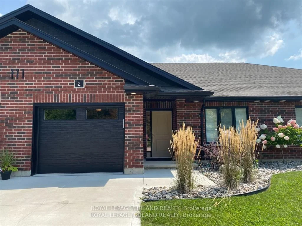 112 Pearl Street 3, Lambton Shores, On N0m 2n0