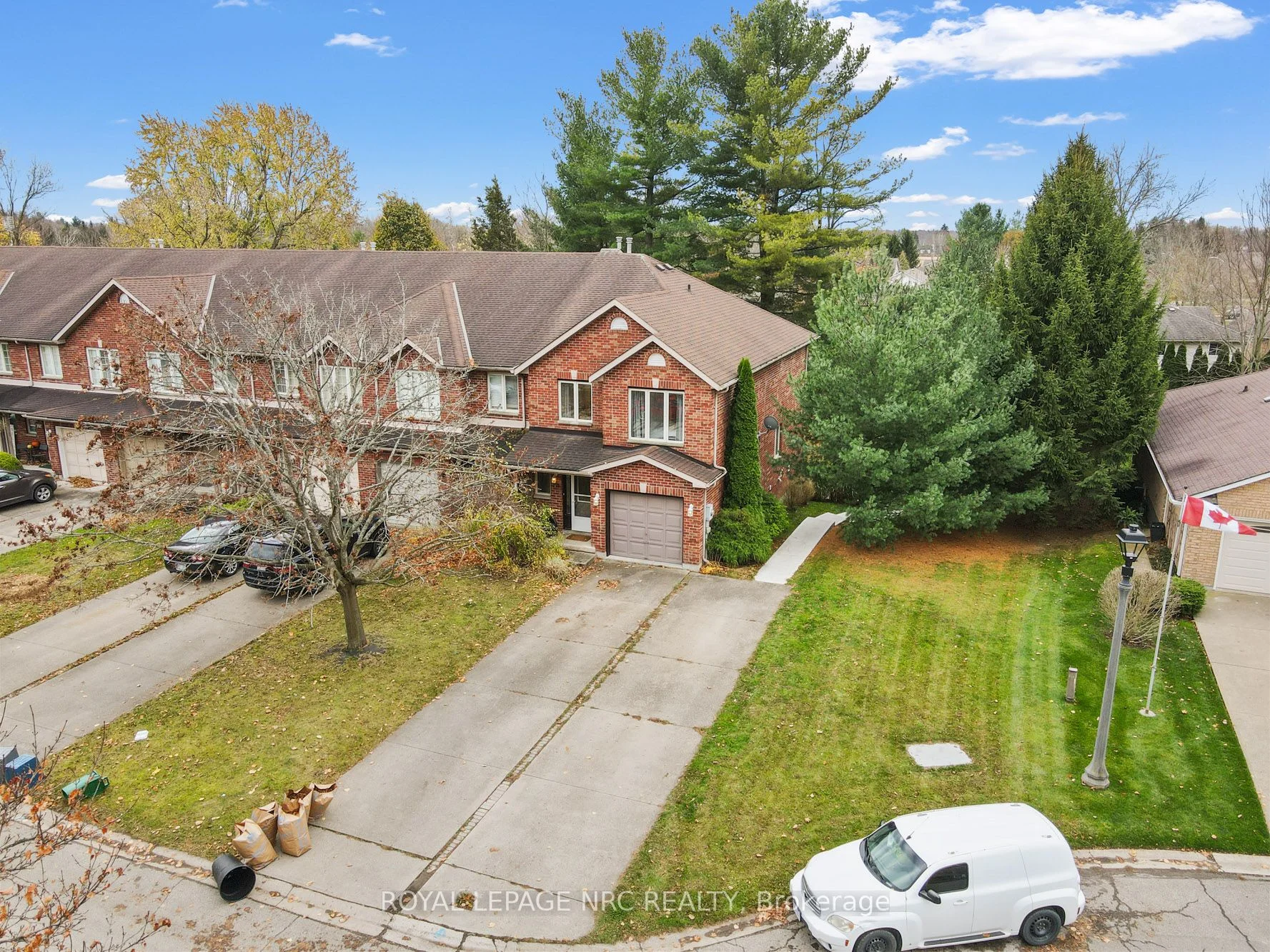 Att/Row/Townhouse in Pelham