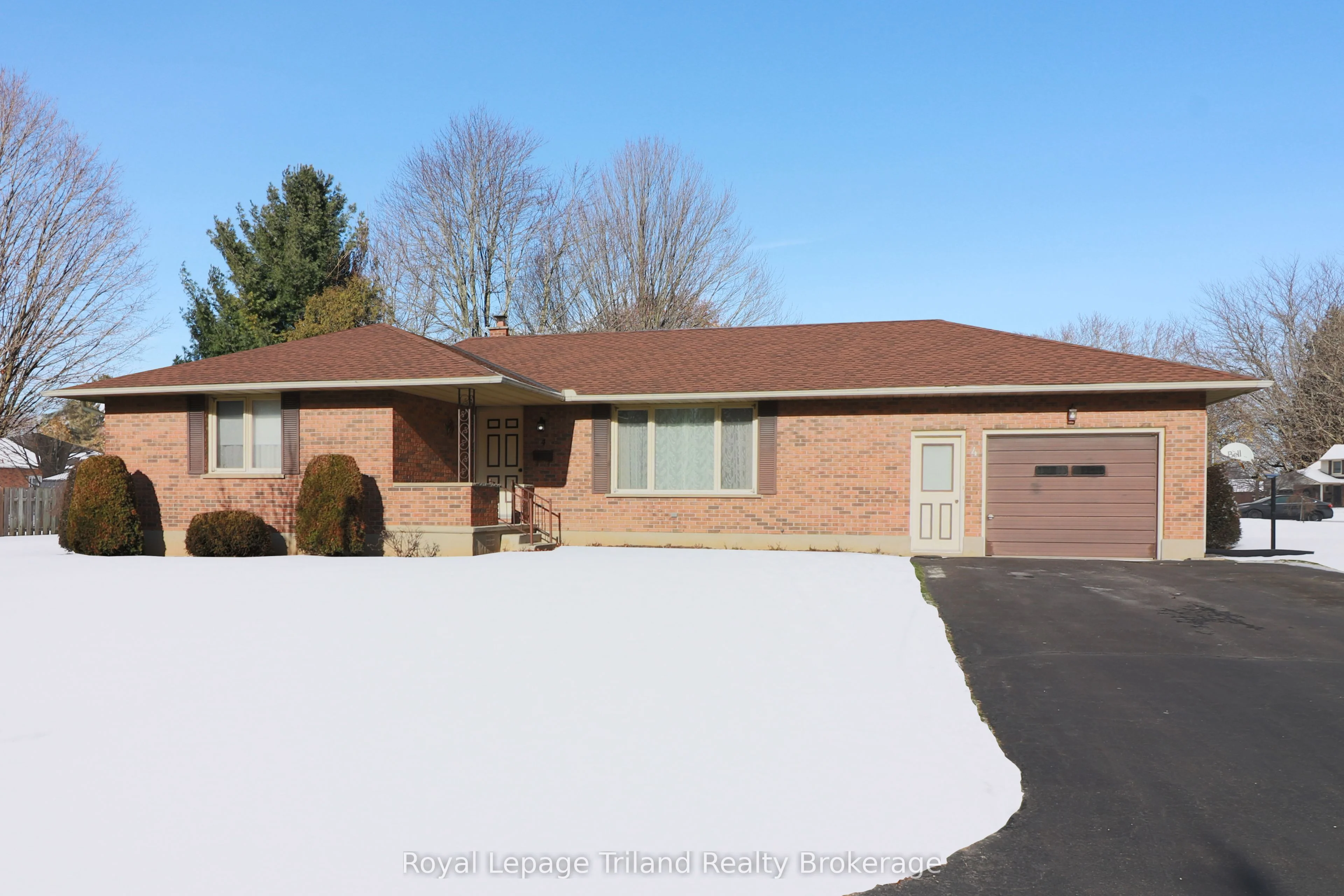 Detached in Tillsonburg