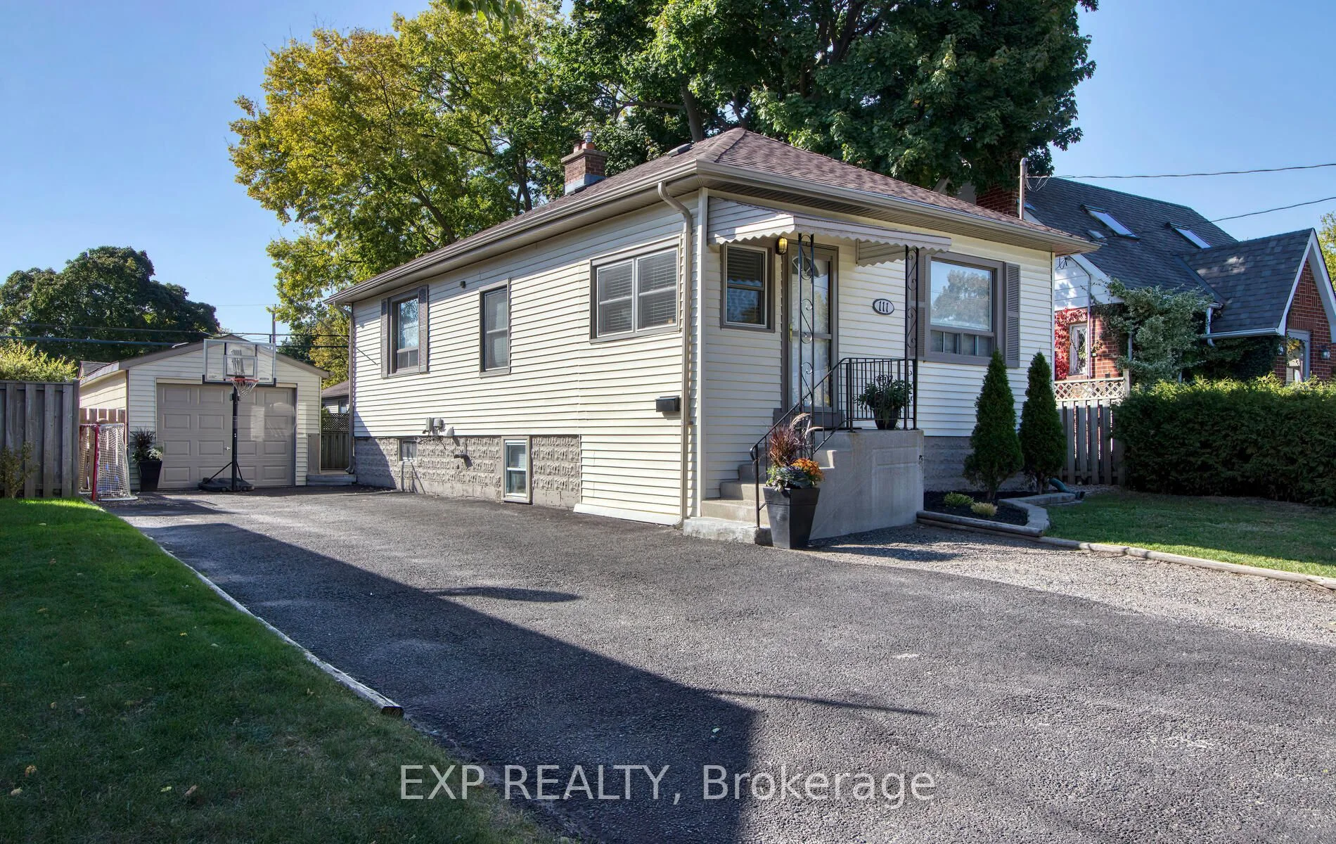 111 Pine Lawn Avenue, London East, On N5z 2r1