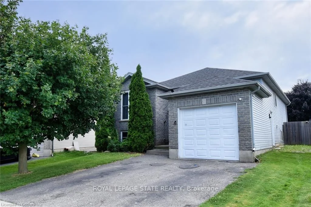 Detached in Brantford