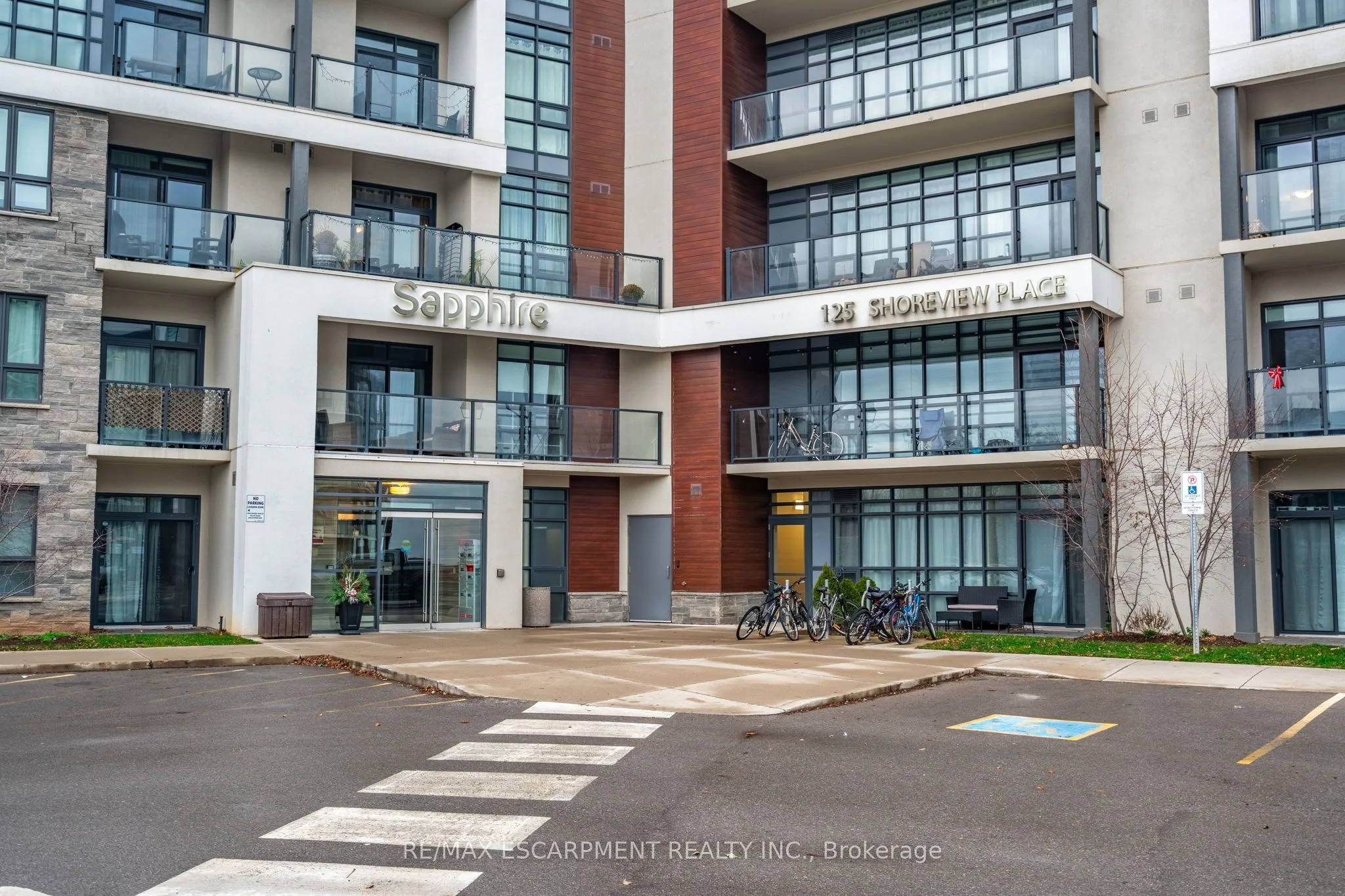 Condo Apartment in Hamilton