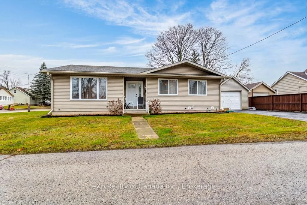Detached in Norfolk County