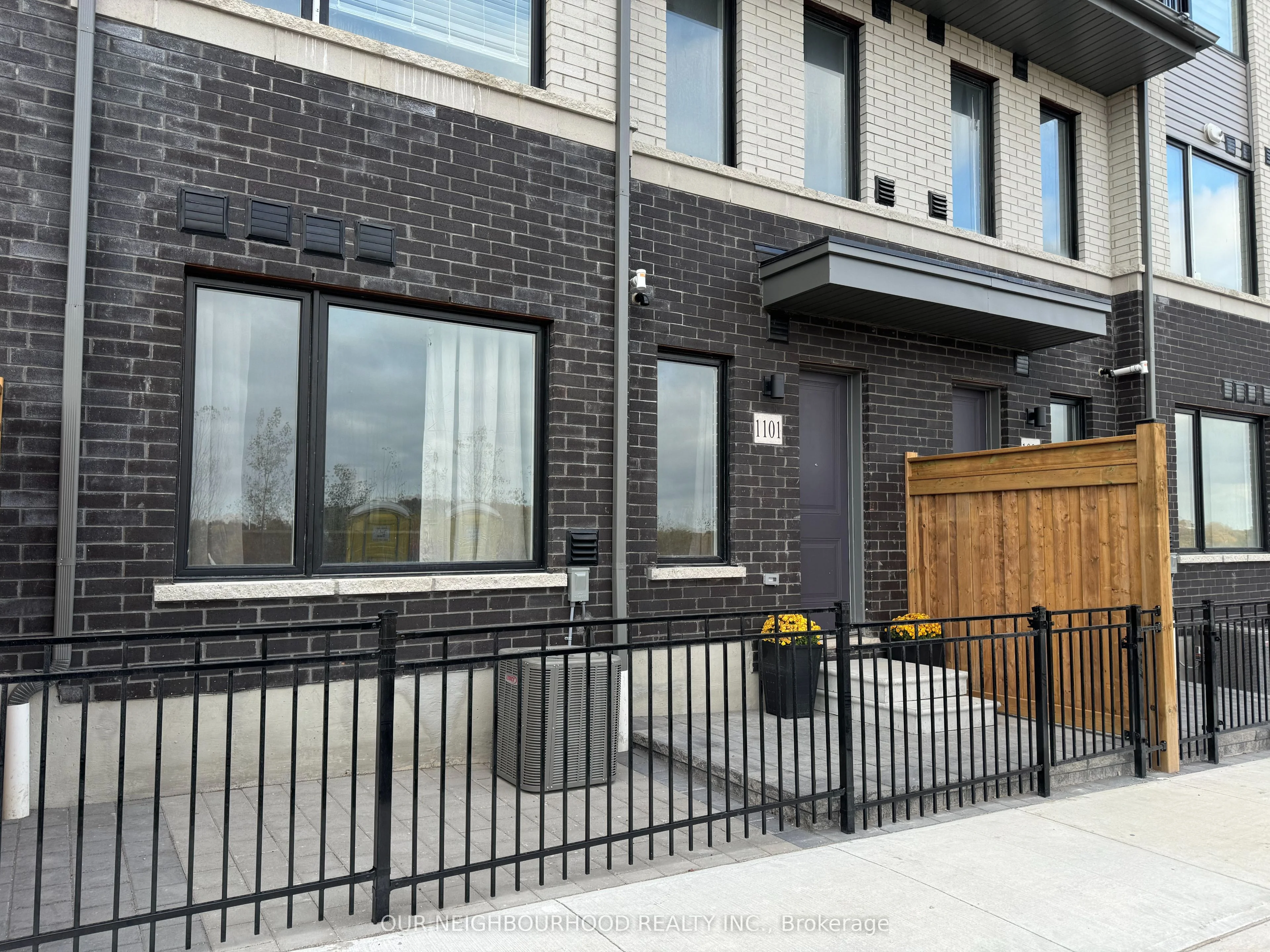 160 Densmore Road 1101, Cobourg, On K9a 0x8