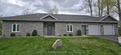 Detached in Laurentian Valley