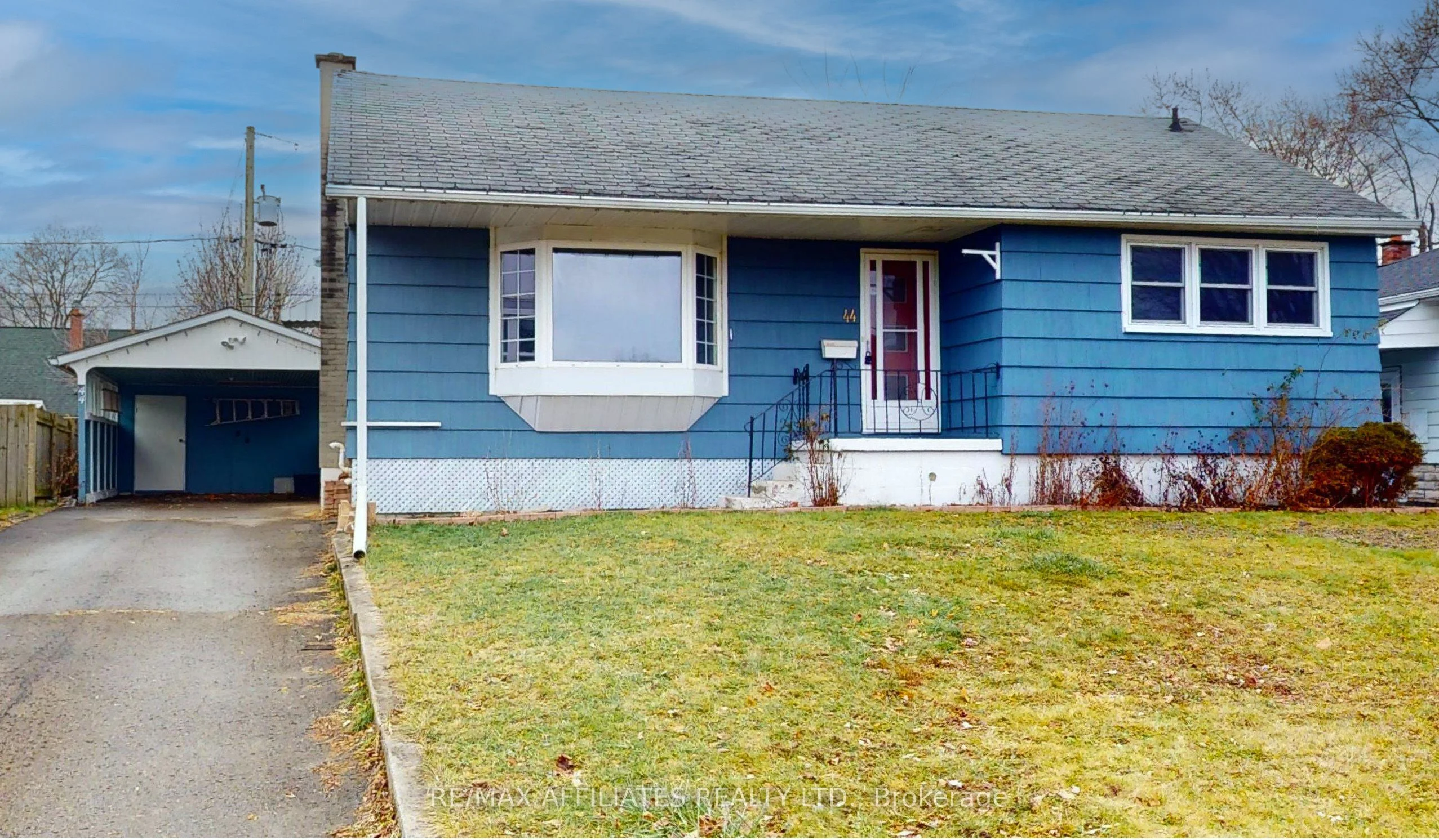 Detached in Brockville