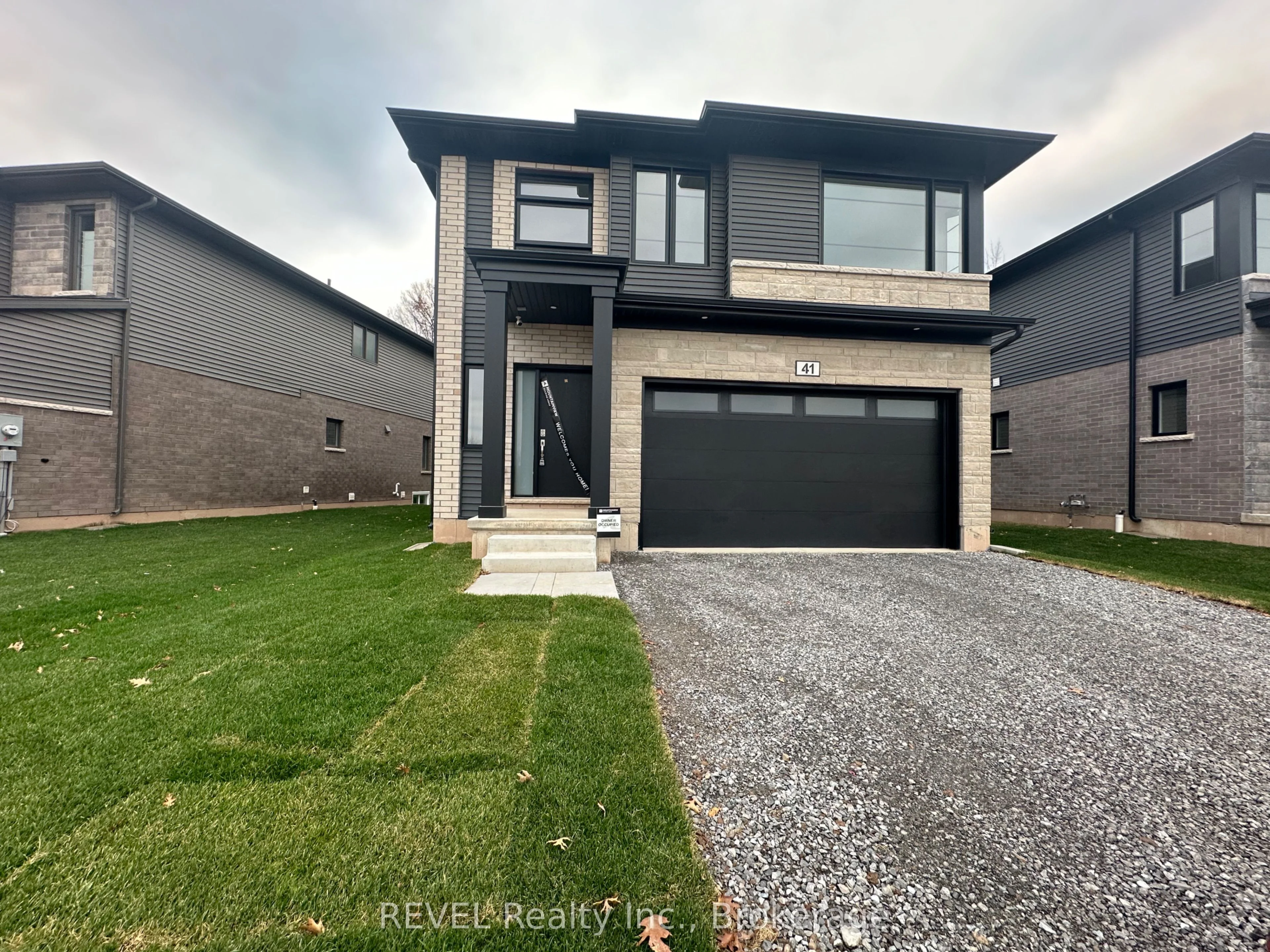 Detached in Thorold