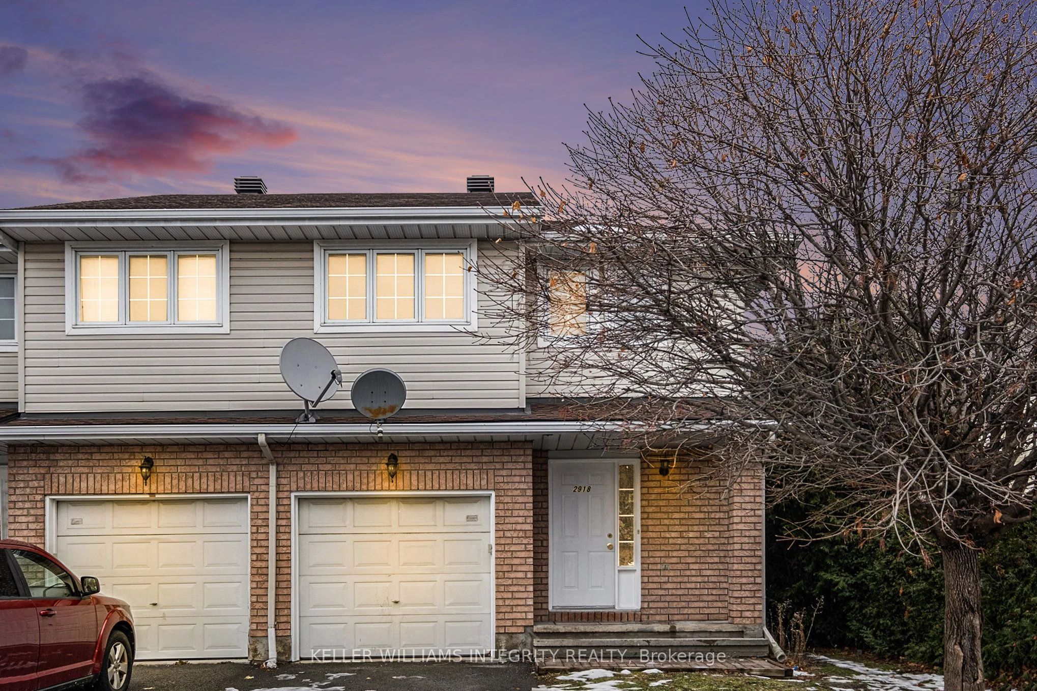 Att/Row/Townhouse in Blossom Park - Airport and Area