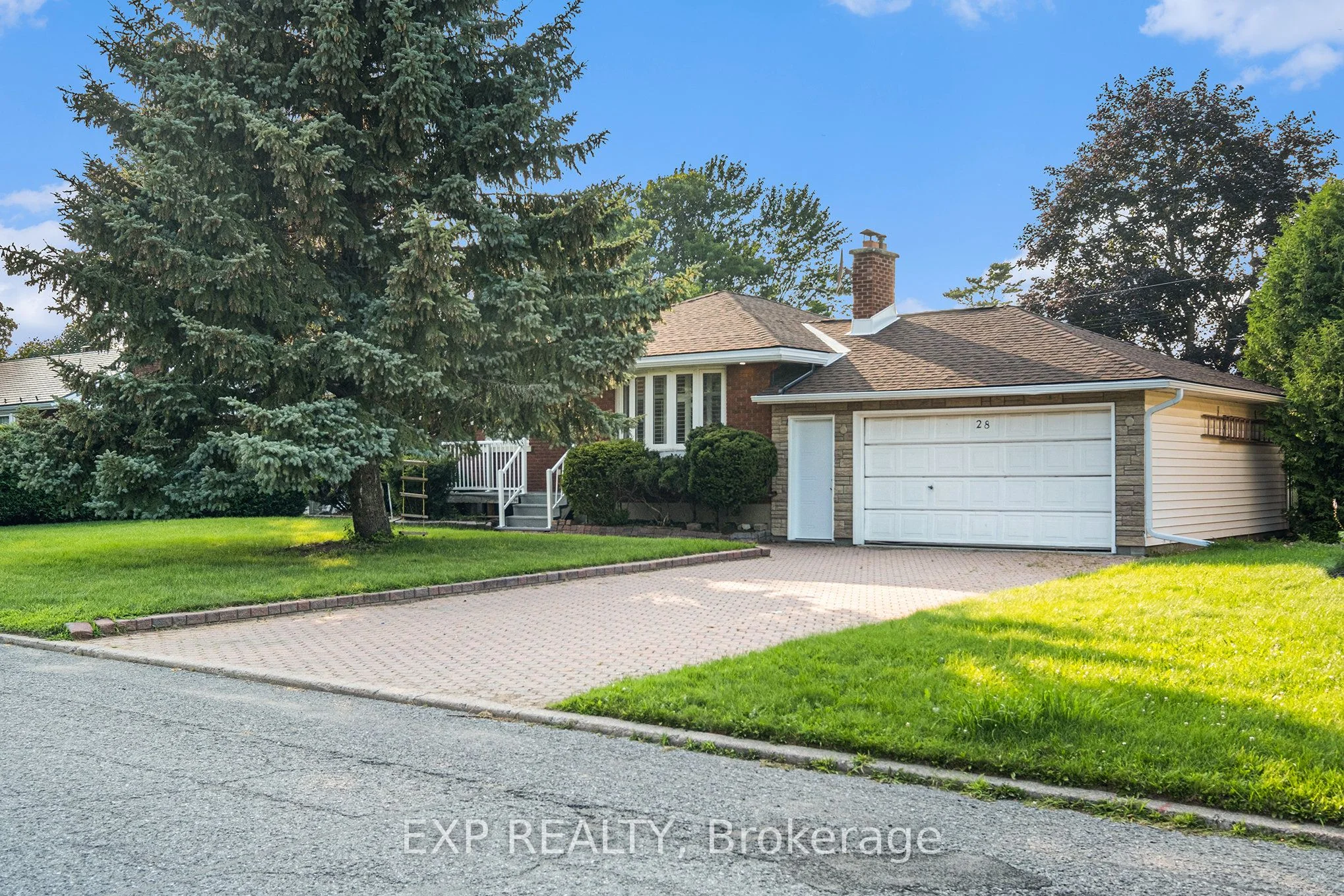 28 Roundhay Drive, South Of Baseline To Knoxdale, On K2g 1b5